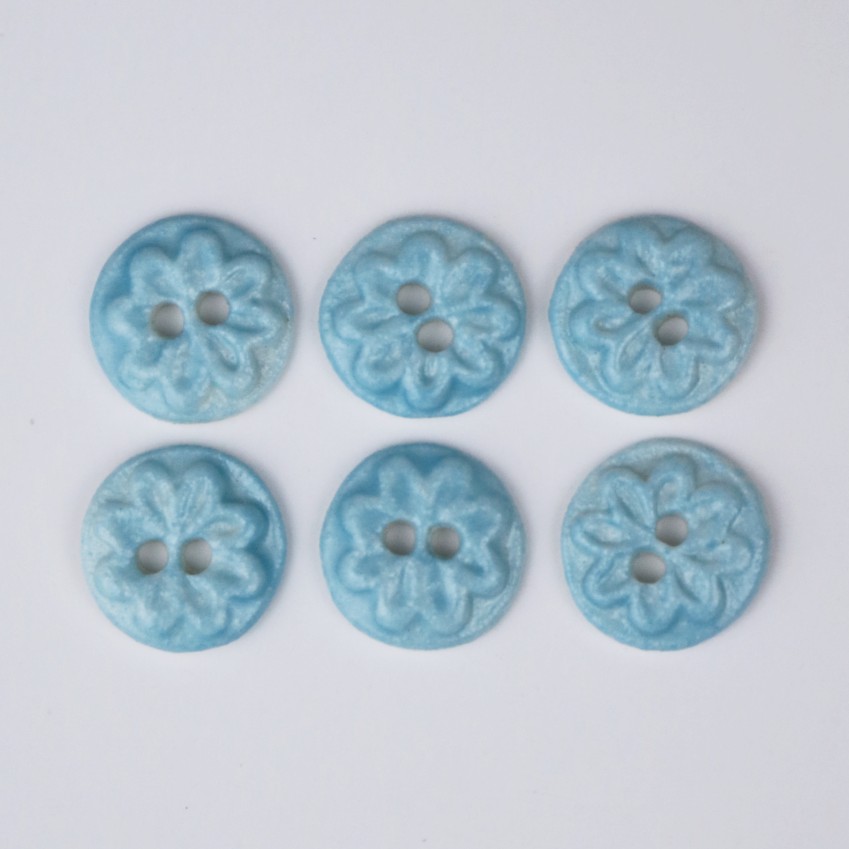 Håndlavede knapper, 6 stk, lyseblå, 'Himmelsk mini flora', nr. 30